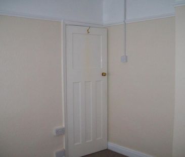 3 bedroom House To Let - Photo 4