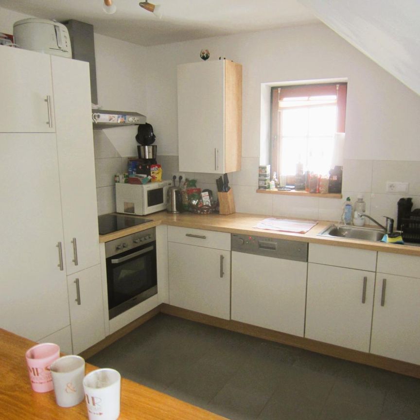 Wohnen mit Aussicht: Stilvolle Wohnung im historischen Haus am Tannberg - Photo 1