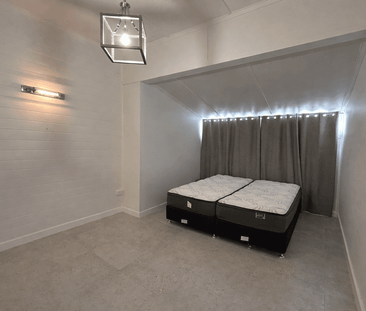 🏡✨ Room for Rent – Private Bathroom & Wardrobe | Electricity & WiFi... - Photo 2