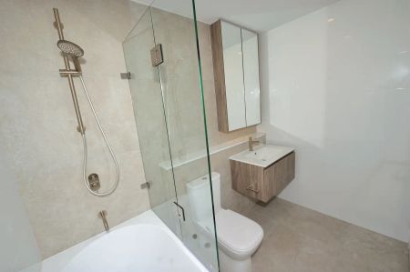 “Brand-New Top-Floor Luxury Penthouse a Rare 2 Bed | 2 Bath | 2 Car space. 12-MONTH FREE electricity, gas & internet” - Photo 4