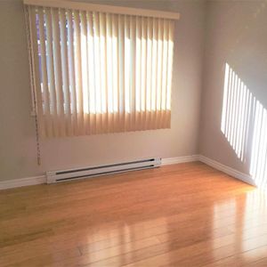 4 1/2 près Galeries d'Anjou et Walmart - Photo 2