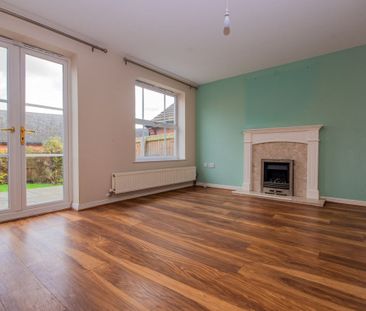 3 bedroom end of terrace house - Photo 3