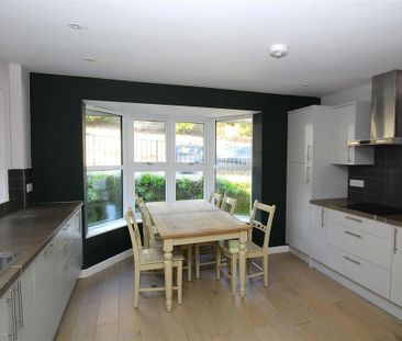 3 bedroom apartment to rent - Photo 4