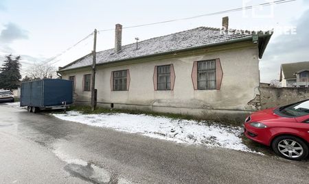 Na prenájom rodinný dom na 2174 m² pozemku v obci Nový Život - Photo 4