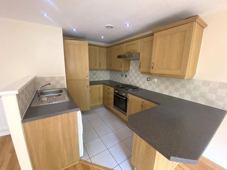 2 bedroom flat to rent - Photo 4