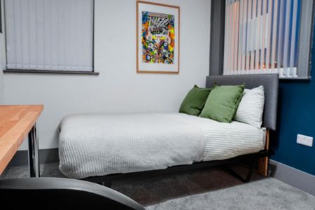 1 bedroom in a house share to rent - Photo 4