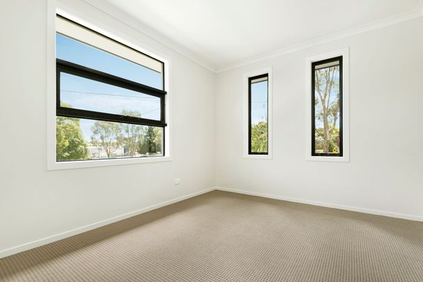 1/19 Cromwell Street, Burwood VIC 3125 - Townhouse For Rent | Domain - Photo 1