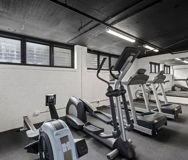 Furnished Riverside Apartment with City Views *Water Bills Included - Photo 5