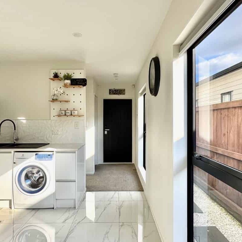 Three bedroom in Takanini - Photo 1