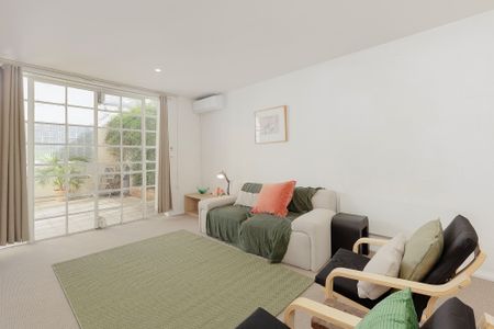 1 Moss Street, Fitzroy North VIC 3068 - House For Rent | Domain - Photo 3