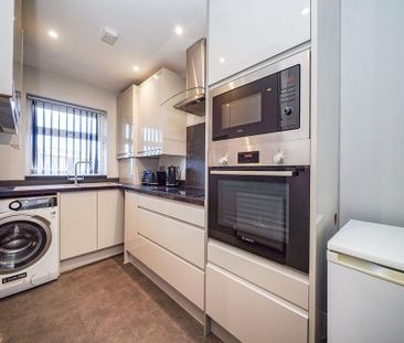 2 bedroom flat to rent - Photo 6