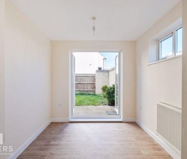 3 bedroom detached house to rent - Photo 5