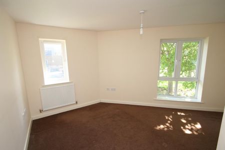 3 bedroom end of terrace house to rent - Photo 3