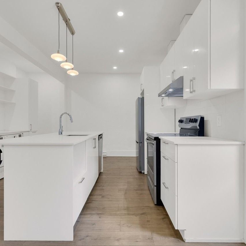 5235 Chemin de la Côte Saint Luc apartment — Montréal, QC (2-Bedroom) - 2 Bedroom - Photo 1