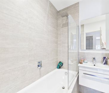 2 bedroom Flat in High Street, Maidenhead - Photo 5