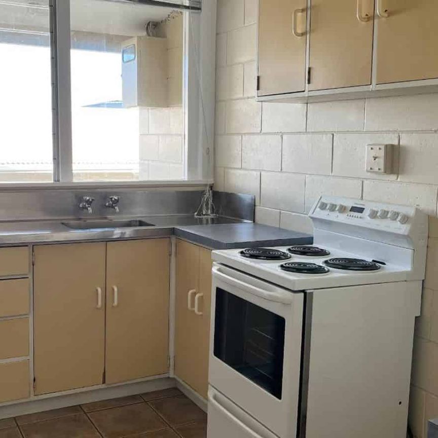 Central and comfortable - Photo 1