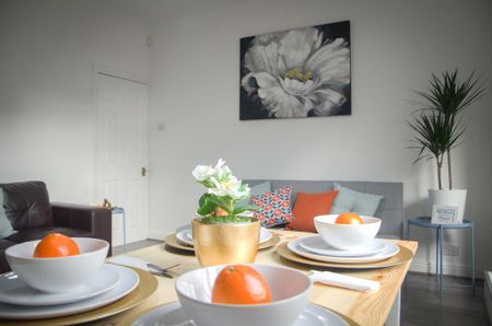 4 bedroom terraced house to rent - Photo 5