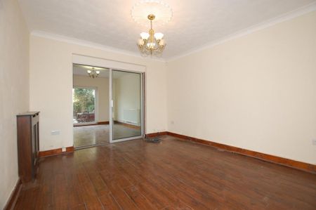 4 bedroom semi-detached house to rent - Photo 2