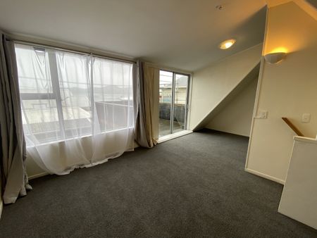 Cute & compact on the coast - Photo 5