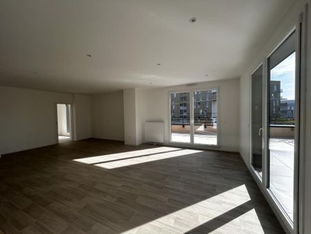 Location Appartement 5 pièces 129m² FLEURY SUR ORNE 14123 - Photo 3