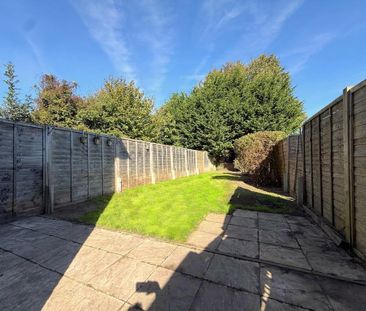 4 bedroom semi-detached house to rent - Photo 3