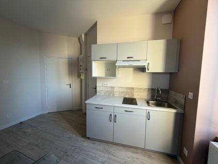 Location Appartement 2 pièces 31m² VICHY 03200 - Photo 2
