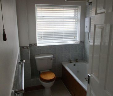 2 bedroom bungalow to rent - Photo 1
