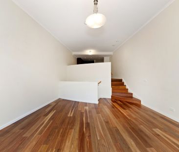One Bedroom Apartment - In the Heart of the City! - Photo 4
