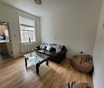 3 Bedroom, 11 Vecqueray Street – Student Accommodation Coventry - Photo 4