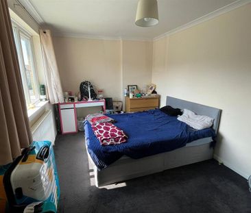 4 bedroom terraced house to rent - Photo 1