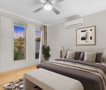 Stylish Single-Level Family Home with Solar, Air-Conditioning. - Photo 5