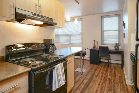 Essex House - Photo 3