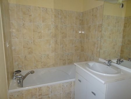 Location Appartement 3 pièces 71m² ORLEANS 45000 - Photo 5