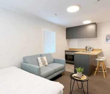 Convenient Crescent Court (90 Day Tenancy Only) - Photo 5