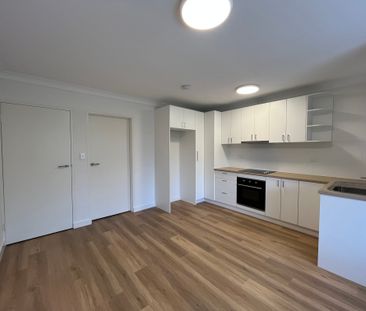 Renovated 1 bedroom flat under affordable housing for lease - Photo 1