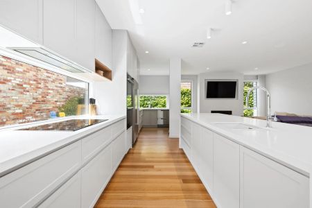 LUXURIOUS FAMILY LIVING IN THE HEART OF PARKDALE! - Photo 3