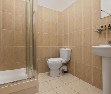 1 bedroom in a house share to rent - Photo 5