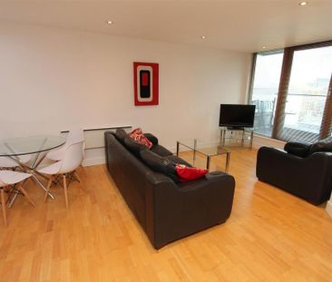 2 bedroom flat to rent - Photo 4