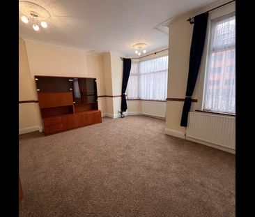 2 Bed Flat, Lowlands Road, HA1 - Photo 3