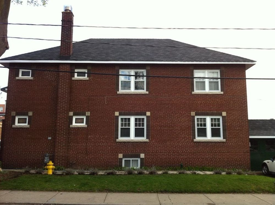 Toronto Furnished Main Floor Duplex Apartment for Rent in Danforth - 1 Bed plus Den, 1 Bath with Spacious Floorplan - Photo 1