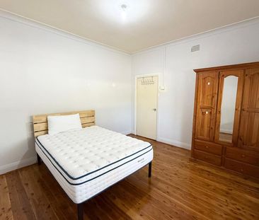 3 BEDROOM HOUSE - Photo 4