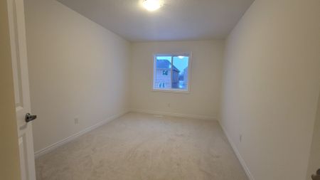 For Lease - 22 Vickers Road, Hamilton, Ontario - Photo 3