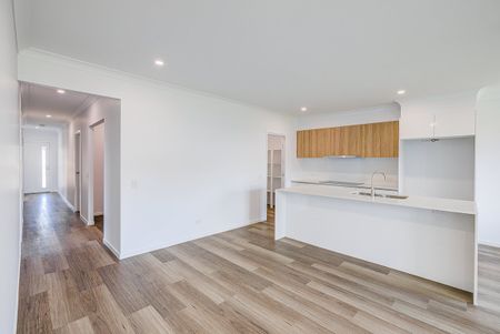 Large Family Home In Logan Reserve - Photo 5
