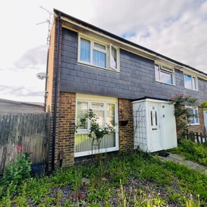 Southgate 1 bedroom semi-detached house to rent - Photo 3