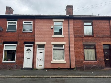 2 Bedroom Terraced House - Photo 2