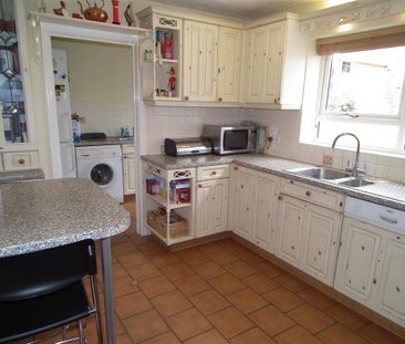 5 bedroom detached house to rent - Photo 6