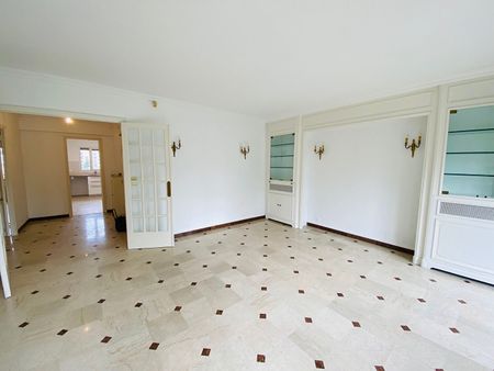 Apartment - Photo 2
