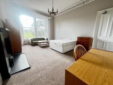5 bedroom flat to rent - Photo 3