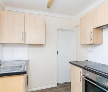 4 bedroom terraced house to rent - Photo 4