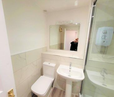 2 bedroom flat to rent - Photo 6